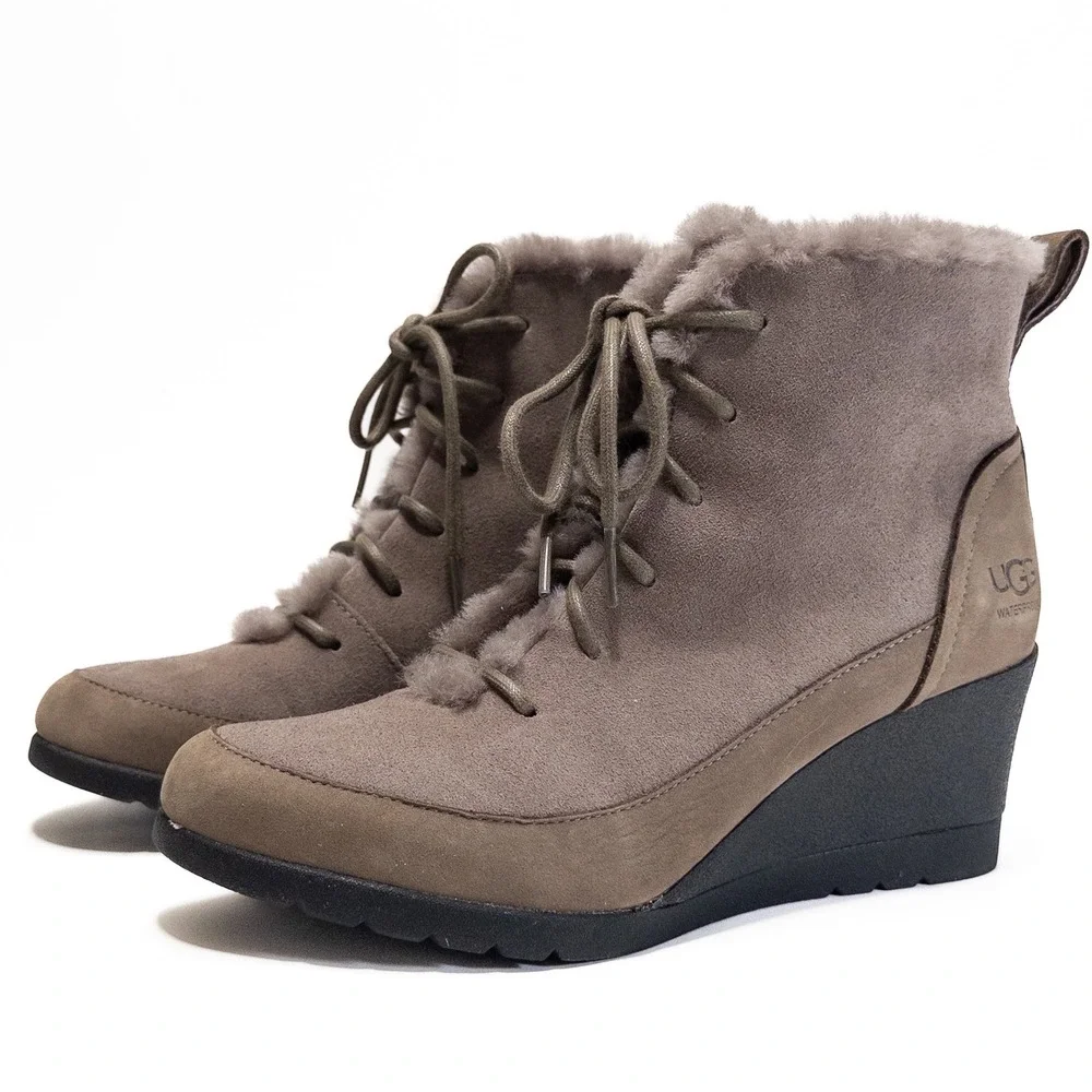 UGG Brigit Wedge Boots Women's Size 7.5 Waterproof Suede Lace Up Fur‎ Lined